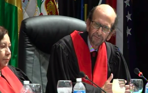 Judges question an expert witness. Inter-American Court of Human Rights © 2015